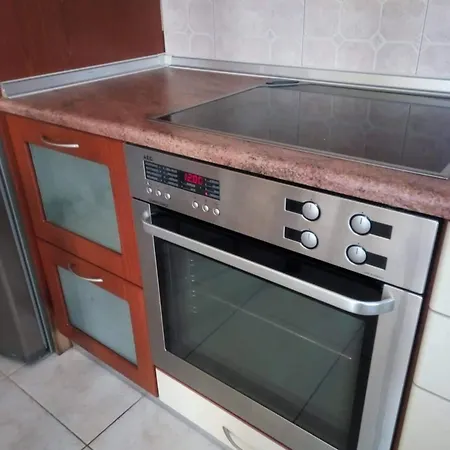 αυτόνομο οροφοδιαμέρισμα με ανεξάρτητη είσοδο και ιδιωτικό πάρκινγκ και περιβάλλον χώρο * Thessaloniki