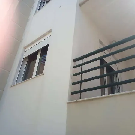 αυτόνομο οροφοδιαμέρισμα με ανεξάρτητη είσοδο και ιδιωτικό πάρκινγκ και περιβάλλον χώρο * Thessaloniki